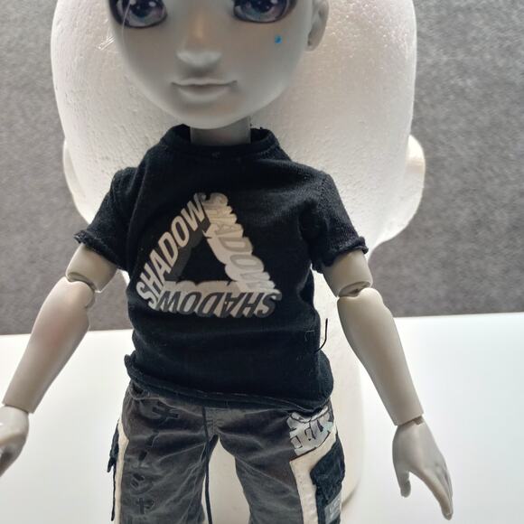 Shadow High Fashion Dressed Toy Doll Black Silver - Picture 4 of 8